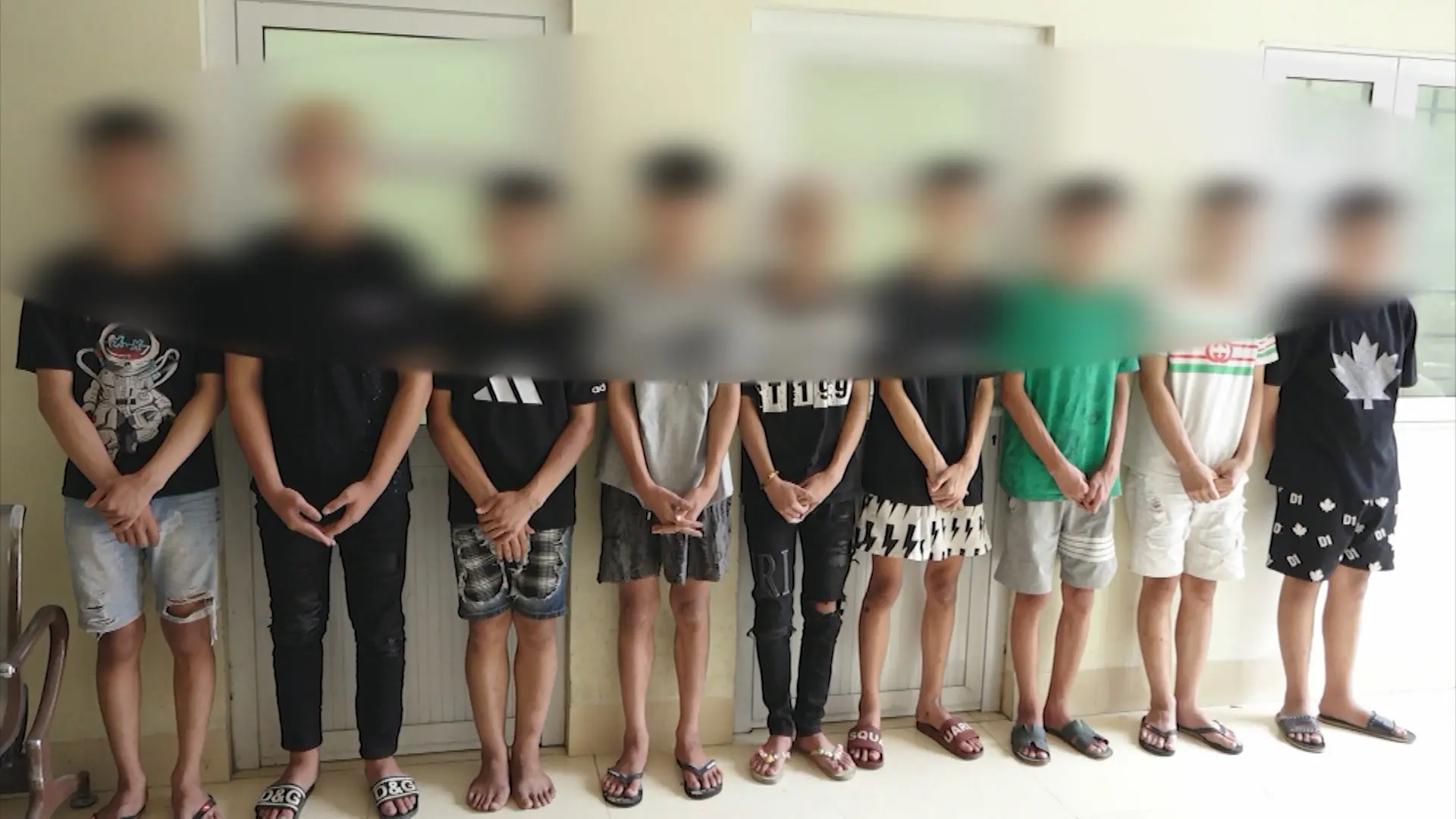 Xét xử nhóm mang hung khí đi gây rối, đánh người 